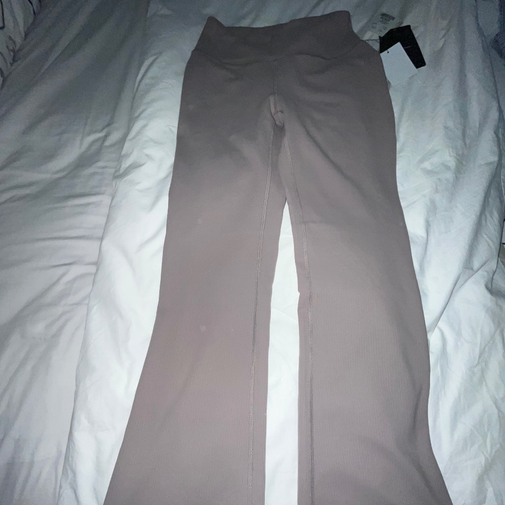 NWT flare v front side slit leggings 90 degree